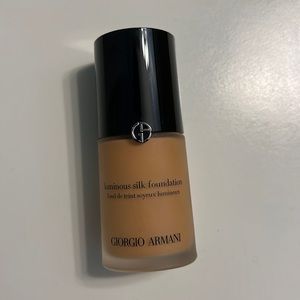 Giorgio Armani Luminous Silk Foundation
